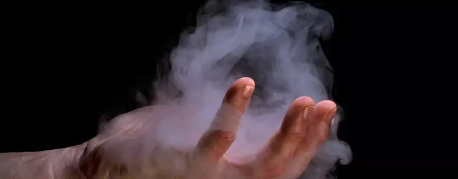 Vapoter une cigarette électronique en étant non fumeur : une bonne idée ?