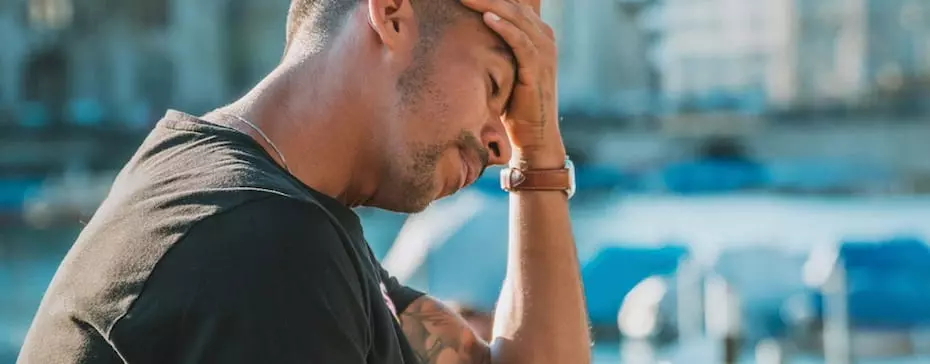 Pourquoi peut-on avoir mal à la tête avec la cigarette électronique ?